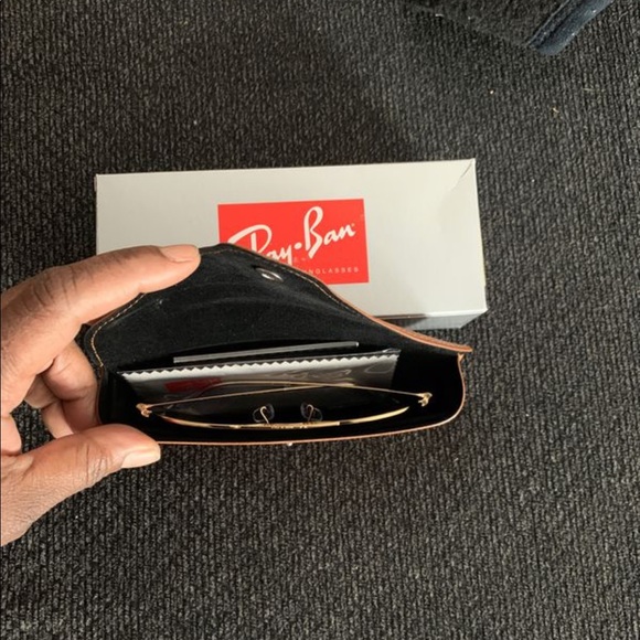 ❤️SOLD❤️ Ray Ban sunglasses - Picture 3 of 5